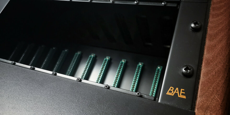 Chasis BAE 11SPR (Brent Averill 11 Slots Serie 500 Rack) y PSU BAE LPSUAP