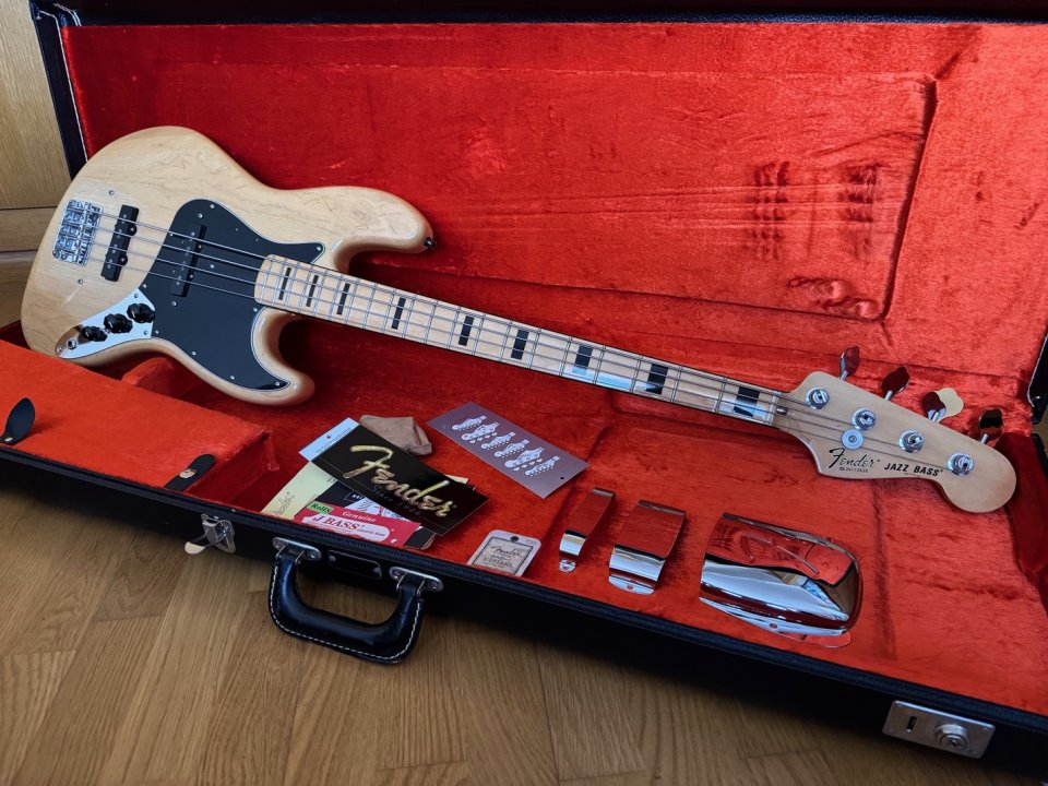 Jazz Bass American Vintage '75 + set extra PV74 pickups de segunda mano · Foto 1 de 10 · Málaga · 1600 €