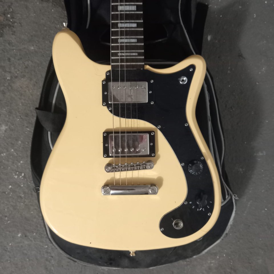Epiphone willshire phantomatic signature Frank Iero de segunda mano · Foto 5 de 5 · Madrid · 950 €