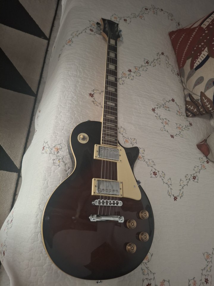 guitarra electrica tipo les paul academy y strom de segunda mano · Foto 5 de 9 · Madrid · 99 €