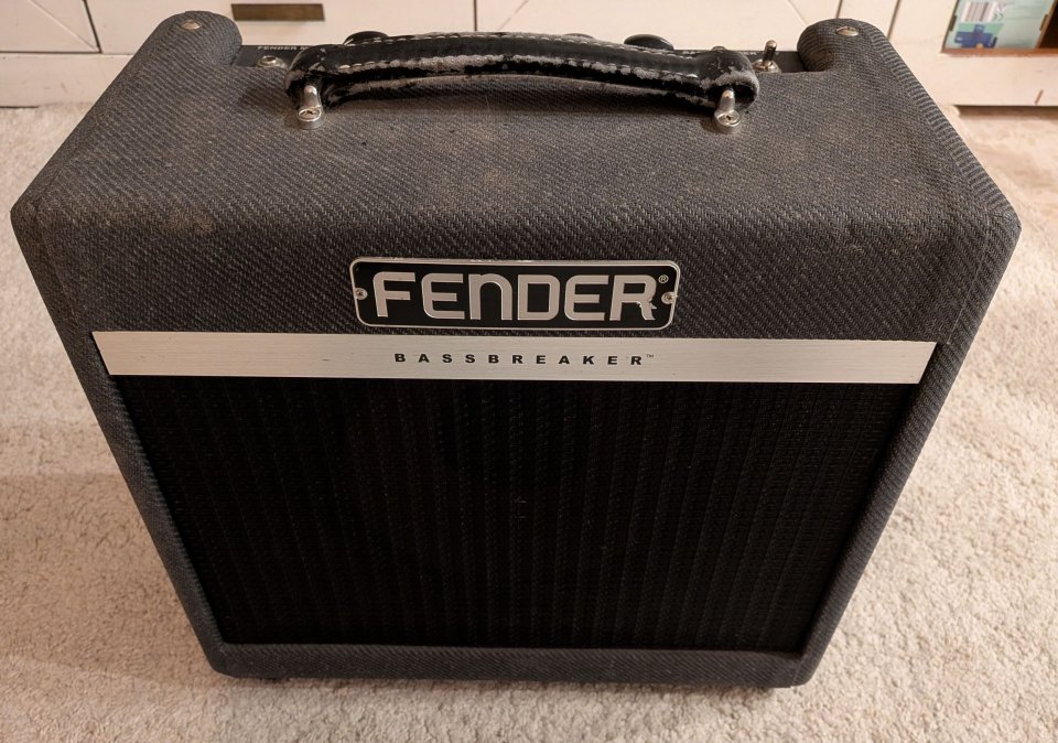 Fender bassbreaker 007 de segunda mano · Foto 1 de 7 · Sevilla · 220 €