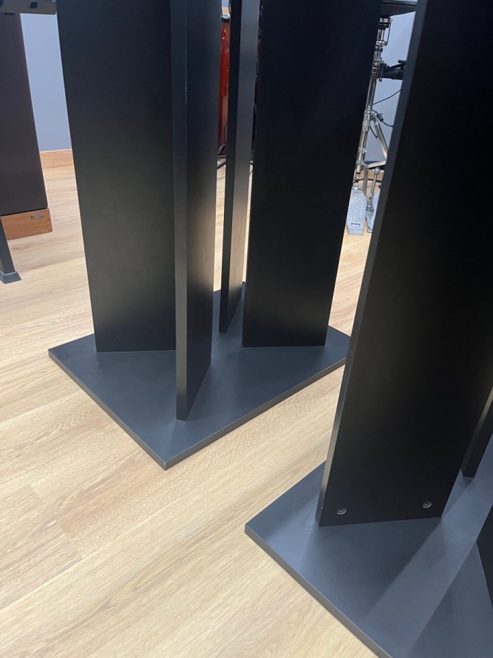 Soportes monitores estudio Argosy Spire X de segunda mano · Foto 3 de 4 · Barcelona · 180 €