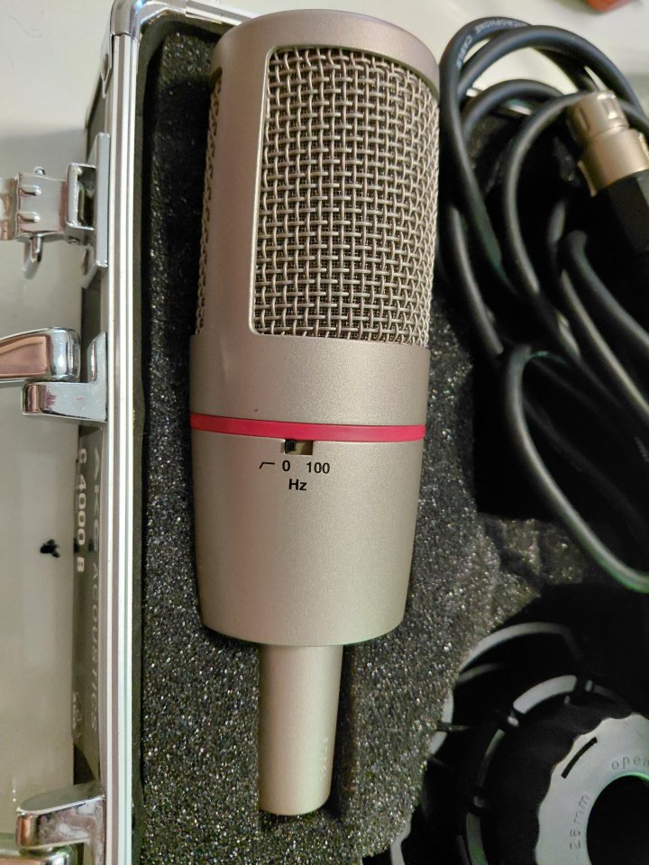 Micrófono de estudio AKG C4000B de segunda mano · Foto 3 de 5 · Córdoba · 270 €
