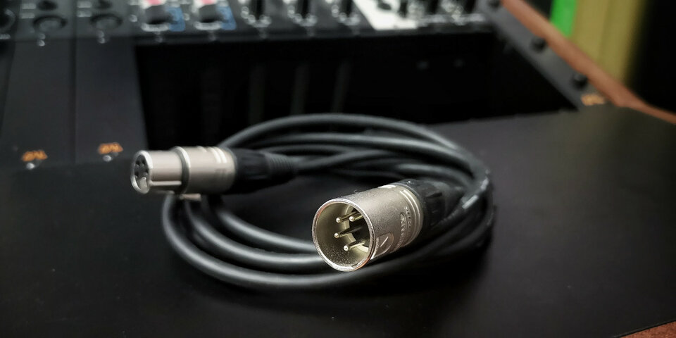 Chasis BAE 11SPR (Brent Averill 11 Slots Serie 500 Rack) y PSU BAE LPSUAP