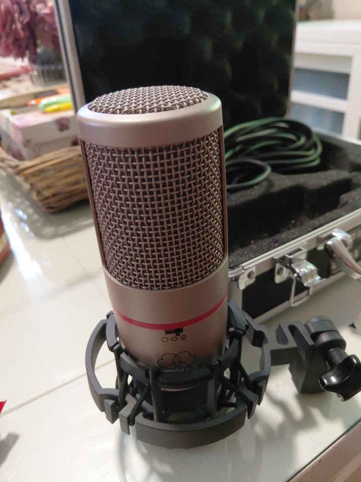 Micrófono de estudio AKG C4000B de segunda mano · Foto 4 de 5 · Córdoba · 270 €