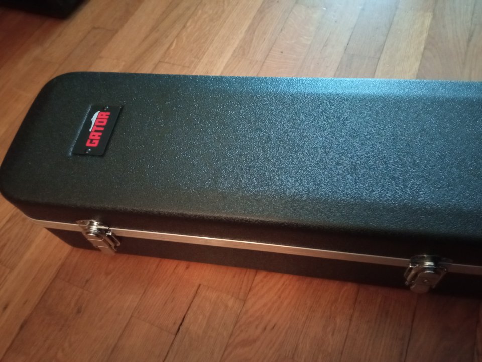 Estuche rígido Gator para Les Paul de segunda mano · Foto 3 de 7 · Pontevedra · 50 €