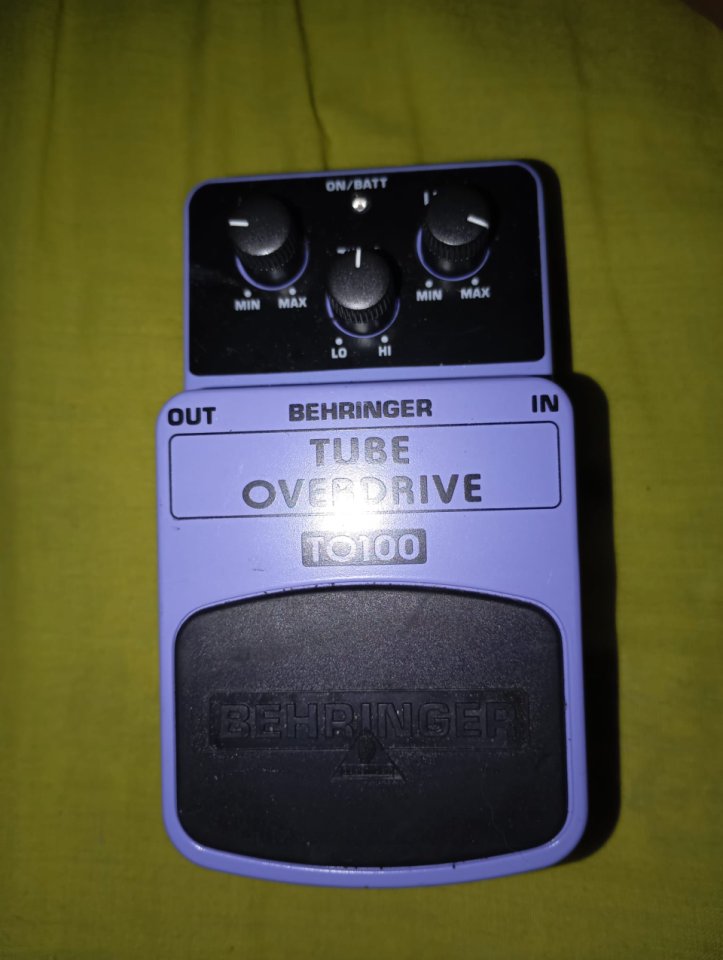 pedal de overdrive behringer tube overdrive to100 de segunda mano · Valladolid · 18 €
