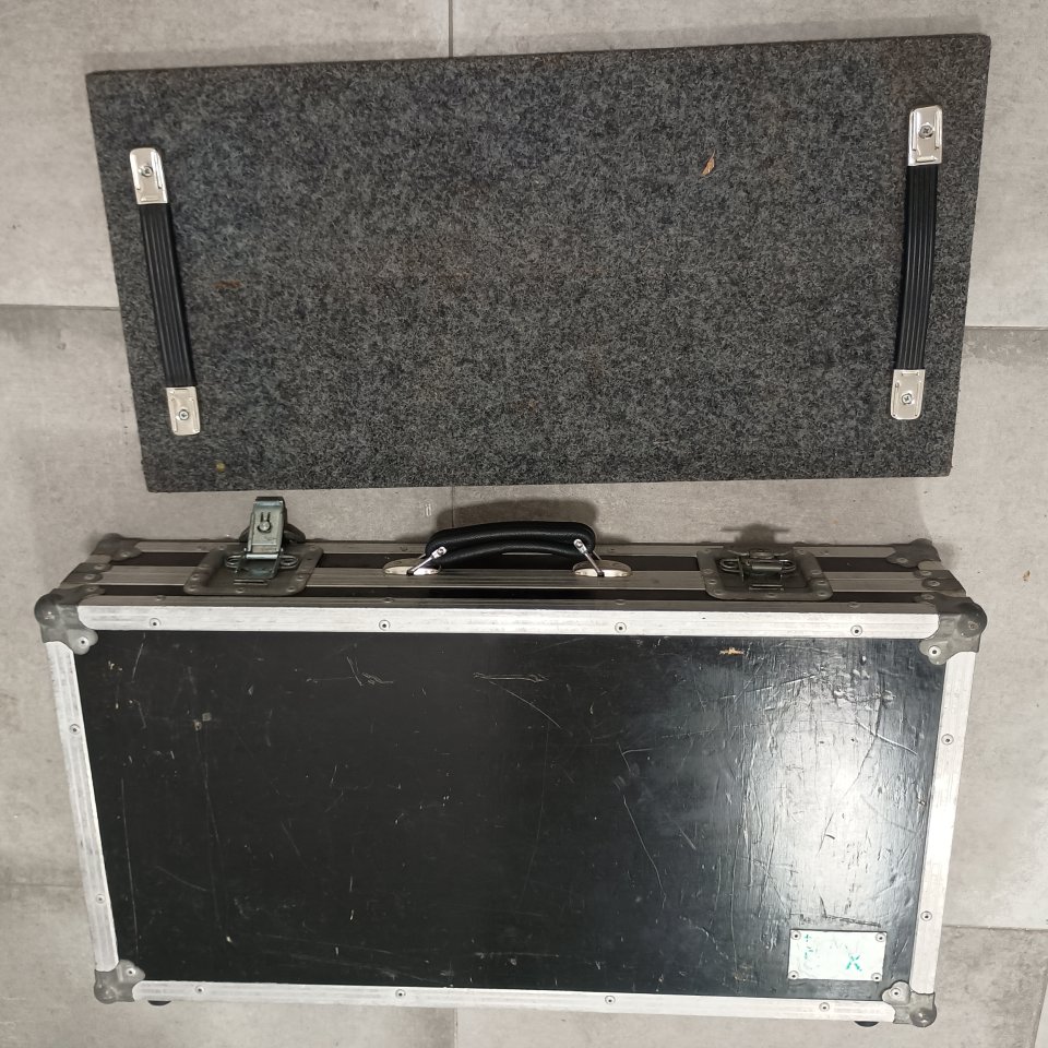 Flight case para pedales/pedalera de segunda mano · Foto 1 de 9 · Málaga · 150 €