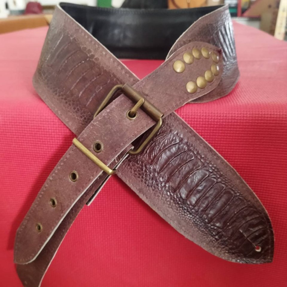 Correa para guitarra o bajo de segunda mano · Foto 1 de 2 · Alicante · 45 €