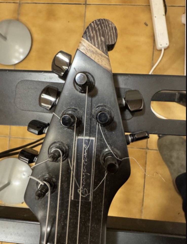 Weisse Hügel Guayacane · Guitarra de luthier de segunda mano · Foto 3 de 8 · Cádiz · 2400 €