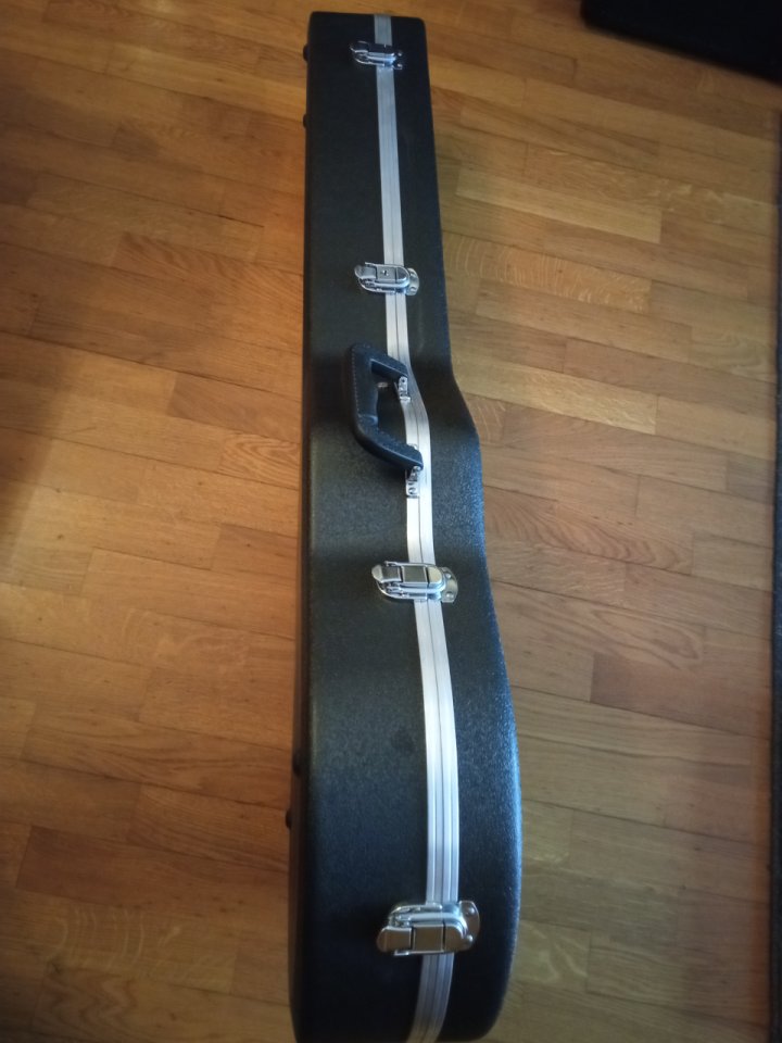 Estuche rígido Gator para Les Paul de segunda mano · Foto 5 de 7 · Pontevedra · 50 €