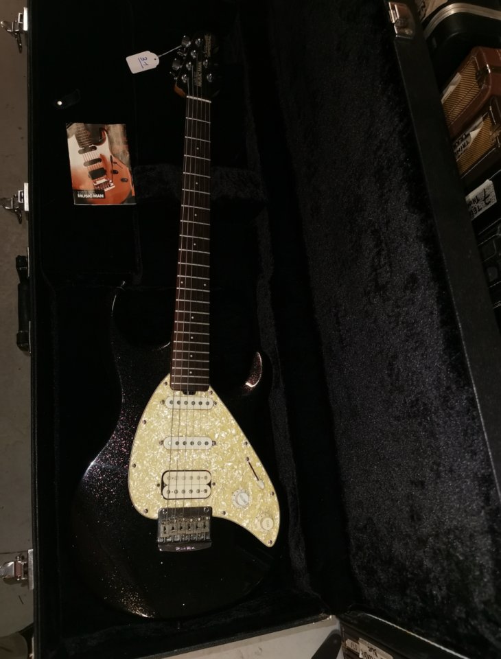 MusicMan Silhouette Special año 2001