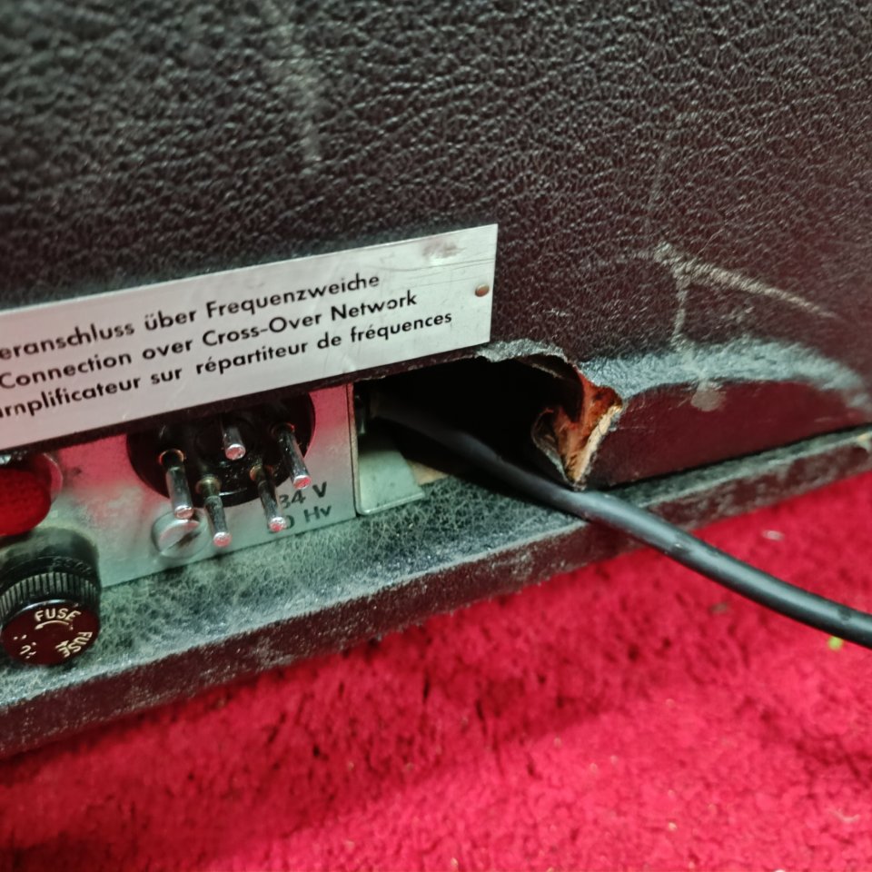 Amplificador rotary Leslie 16 + PEDAL CROSSOVER (Fender Vibratone). CAMBIOS de segunda mano · Foto 8 de 10 · Asturias · 750 €