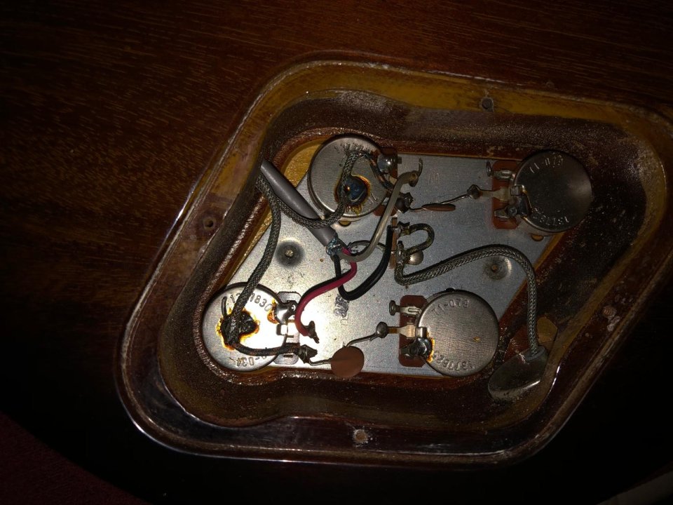 Gibson Les Paul Standard 1979 de segunda mano · Foto 10 de 10 · Valencia · 2500 €