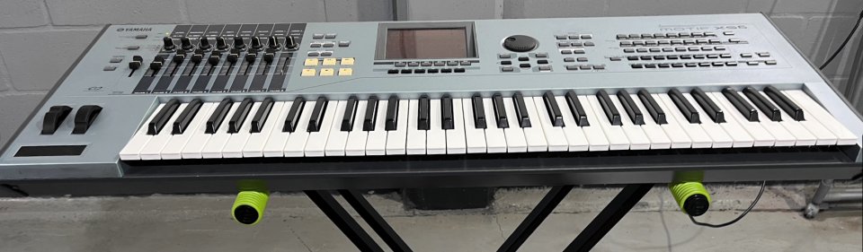 Yamaha Motif XS6