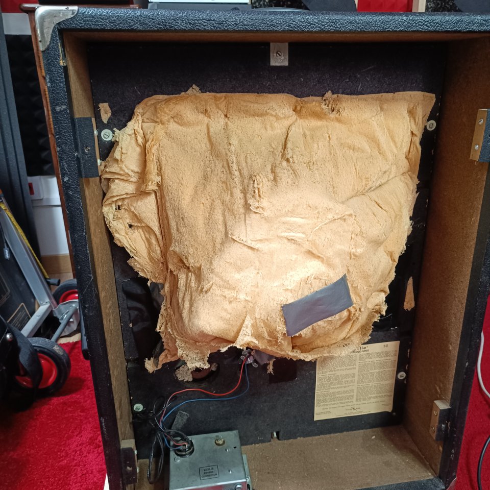 Amplificador rotary Leslie 16 + PEDAL CROSSOVER (Fender Vibratone). CAMBIOS de segunda mano · Foto 9 de 10 · Asturias · 750 €