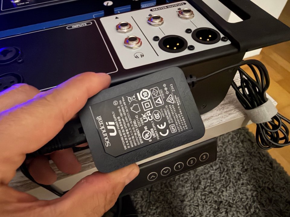 Soundcraft Ui12 Mezclador Digital de segunda mano · Foto 5 de 8 · Pontevedra · 220 €