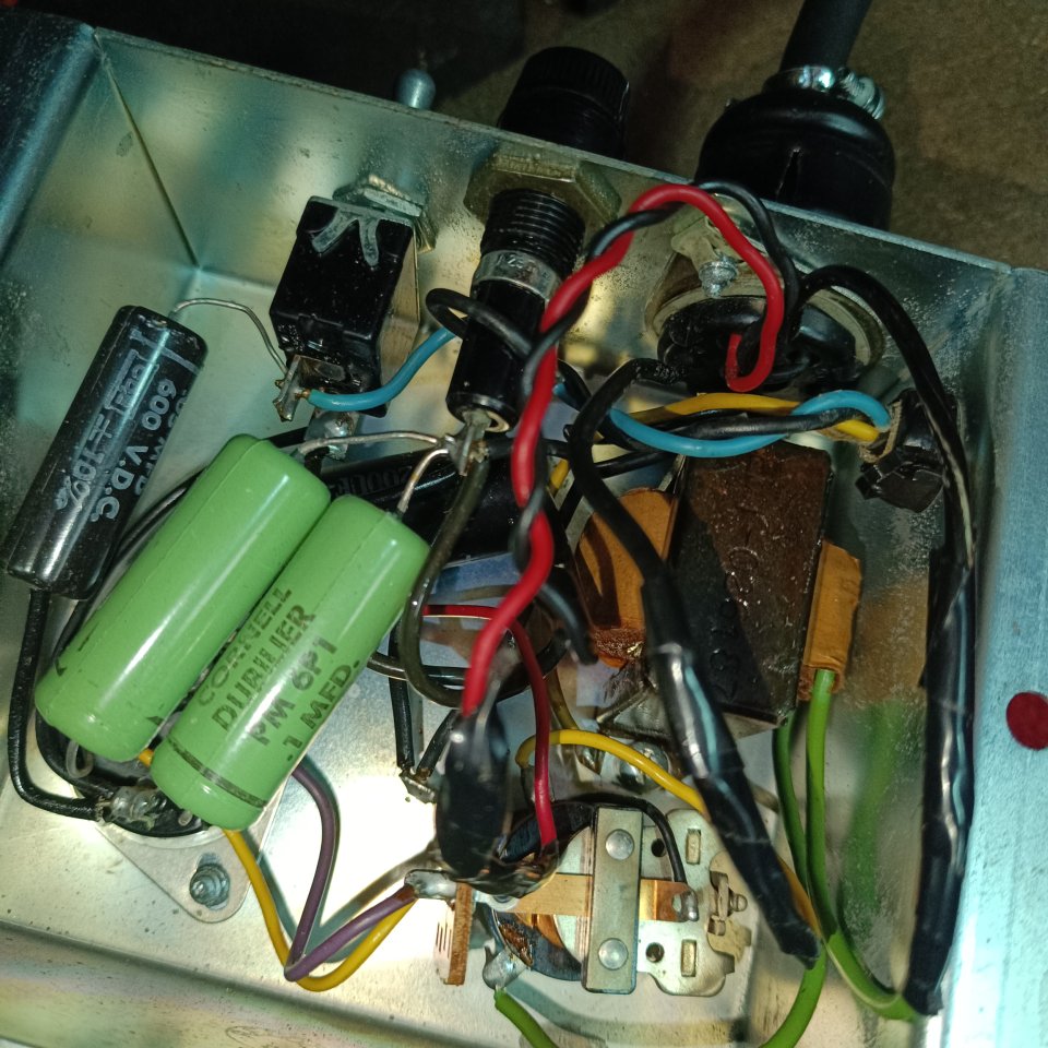 Amplificador rotary Leslie 16 + PEDAL CROSSOVER (Fender Vibratone). CAMBIOS de segunda mano · Foto 10 de 10 · Asturias · 750 €