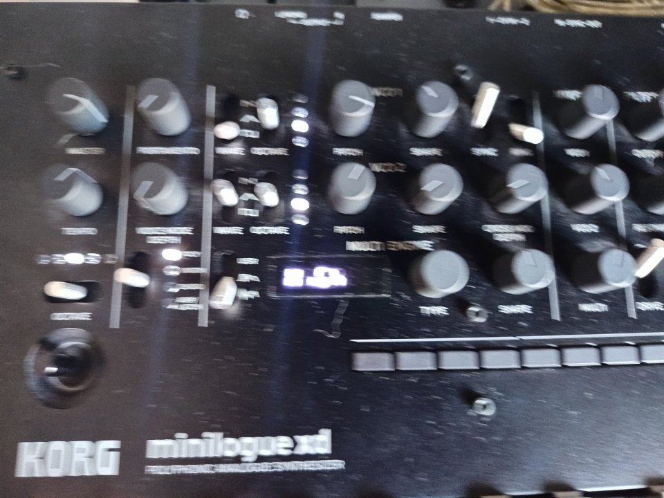 Korg Minilogue XD inverted keys de segunda mano · Foto 3 de 5 · Madrid · 400 €