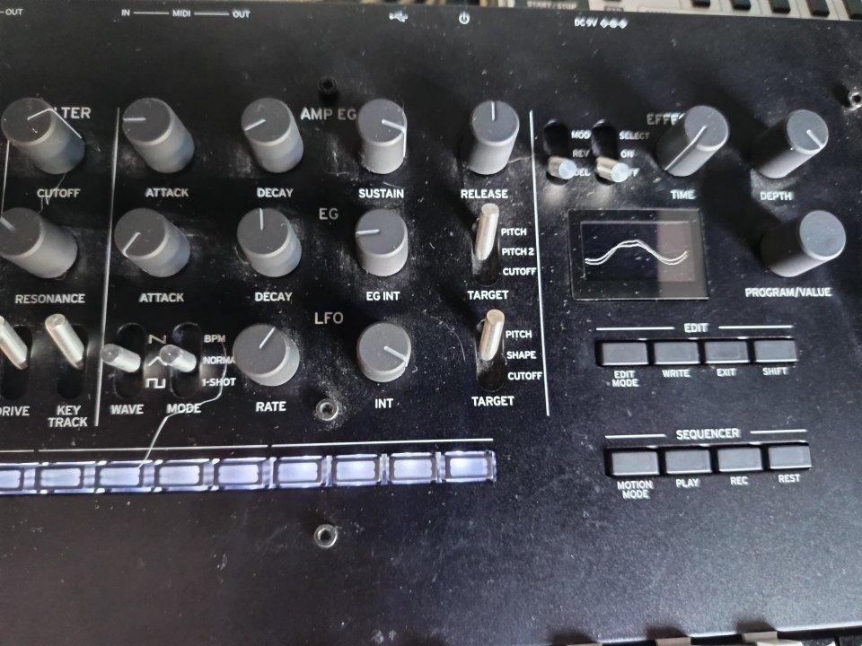 Korg Minilogue XD inverted keys de segunda mano · Foto 4 de 5 · Madrid · 400 €