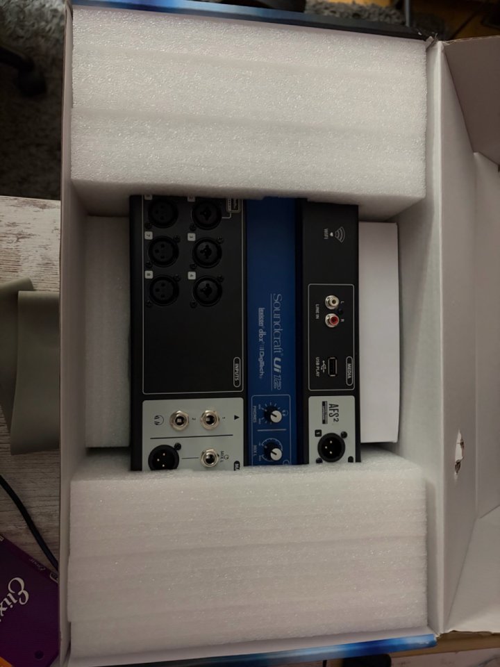 Soundcraft Ui12 Mezclador Digital de segunda mano · Foto 7 de 8 · Pontevedra · 220 €