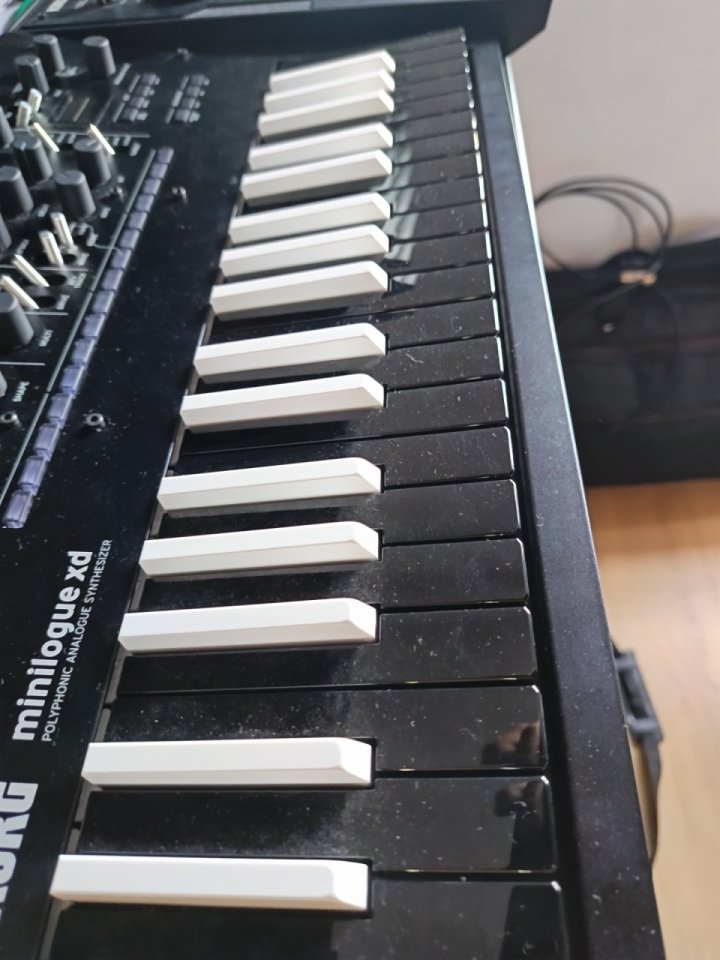 Korg Minilogue XD inverted keys de segunda mano · Foto 5 de 5 · Madrid · 400 €