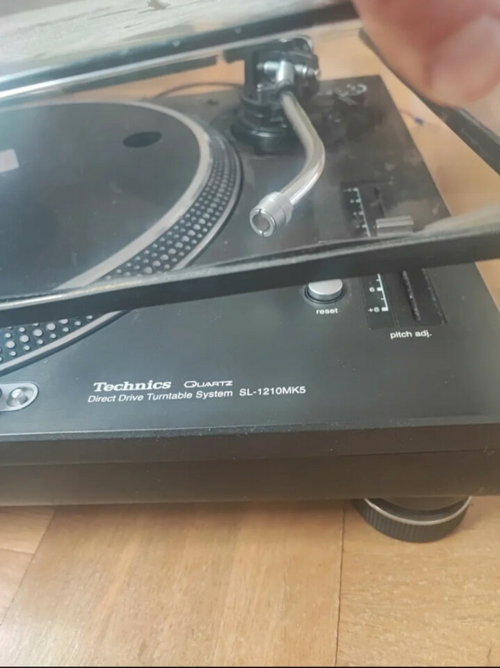Technics SL-1210MK5