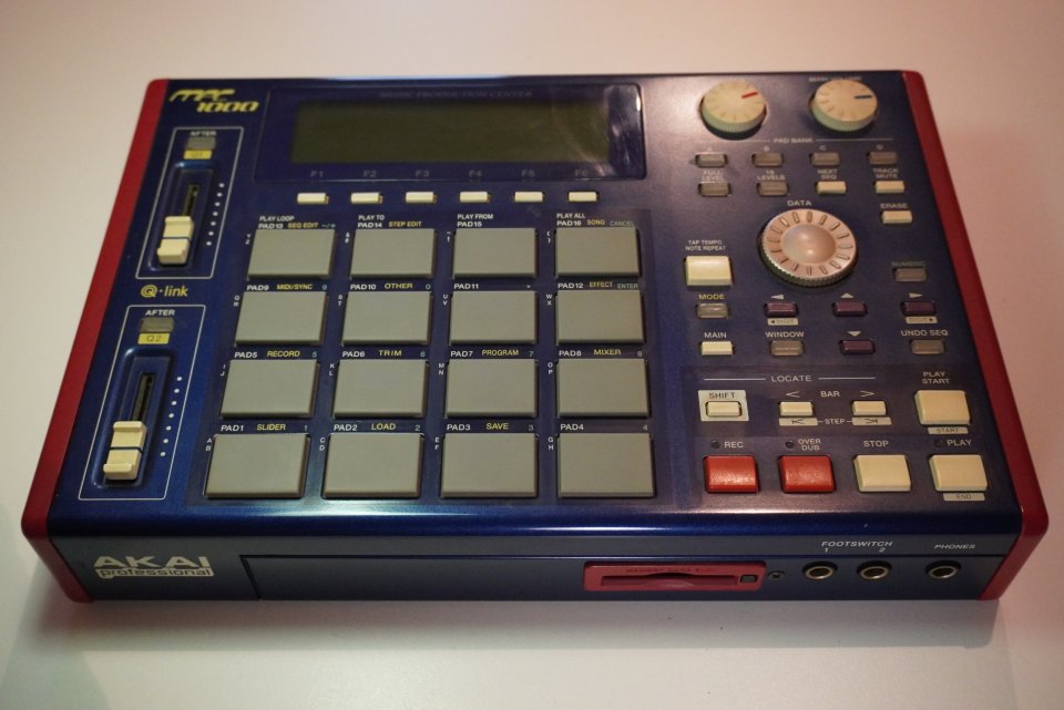AKAI MPC1000