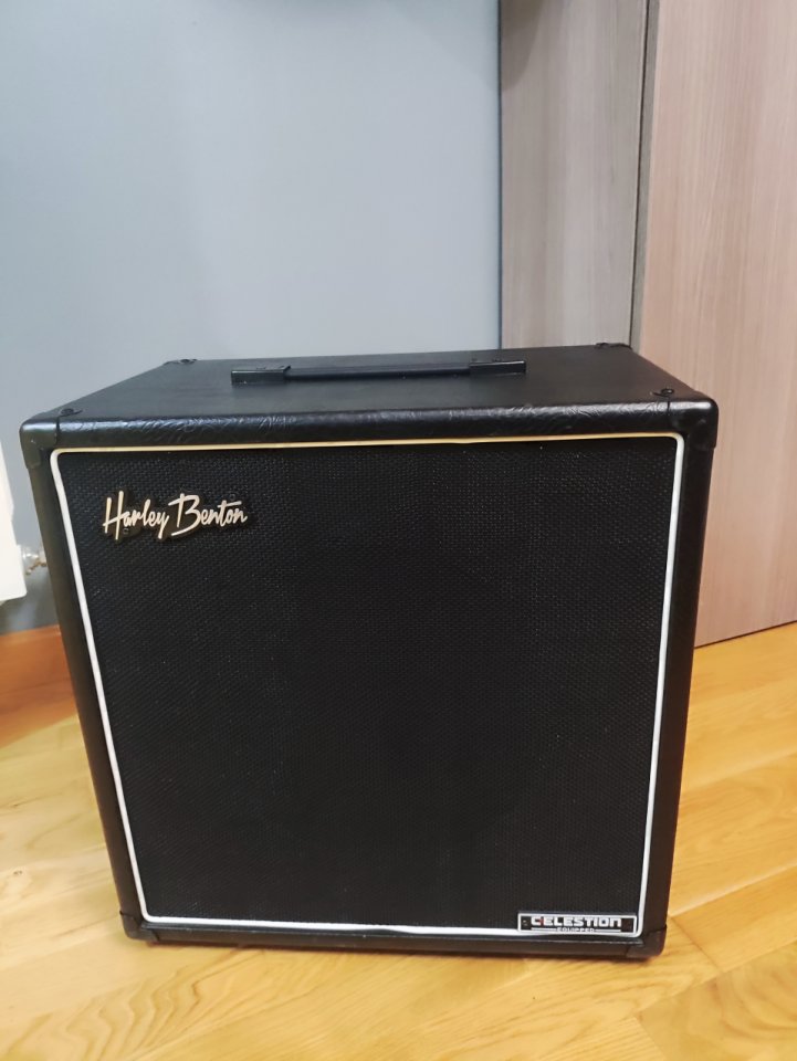 Pantalla Harley Benton G112  Celestion v30