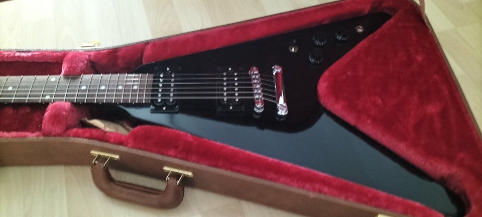 Gibson flying v 80's ebony