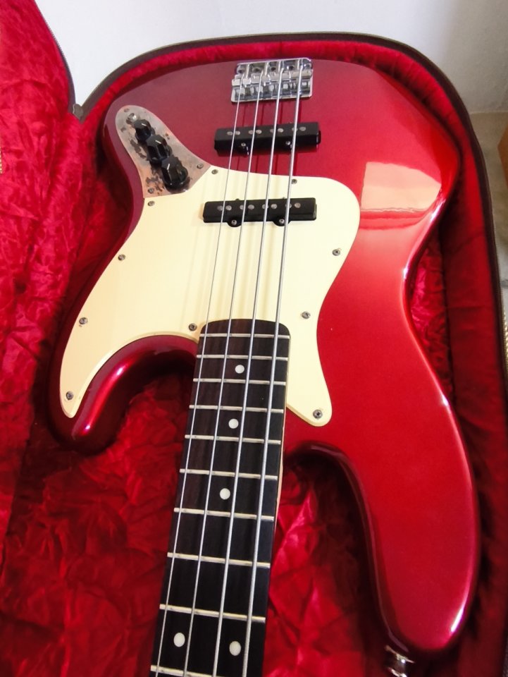 Bajo Squier Jazz Bass "Crafted in Indonesia" 2013