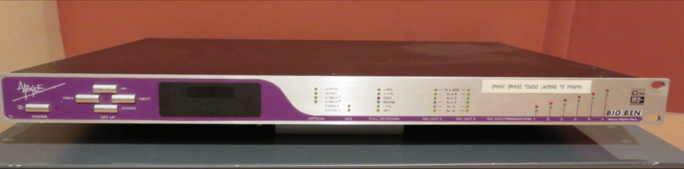 Varios equipos de estudio, audio y vídeo. de segunda mano · Foto 7 de 10 · Madrid · 10 €