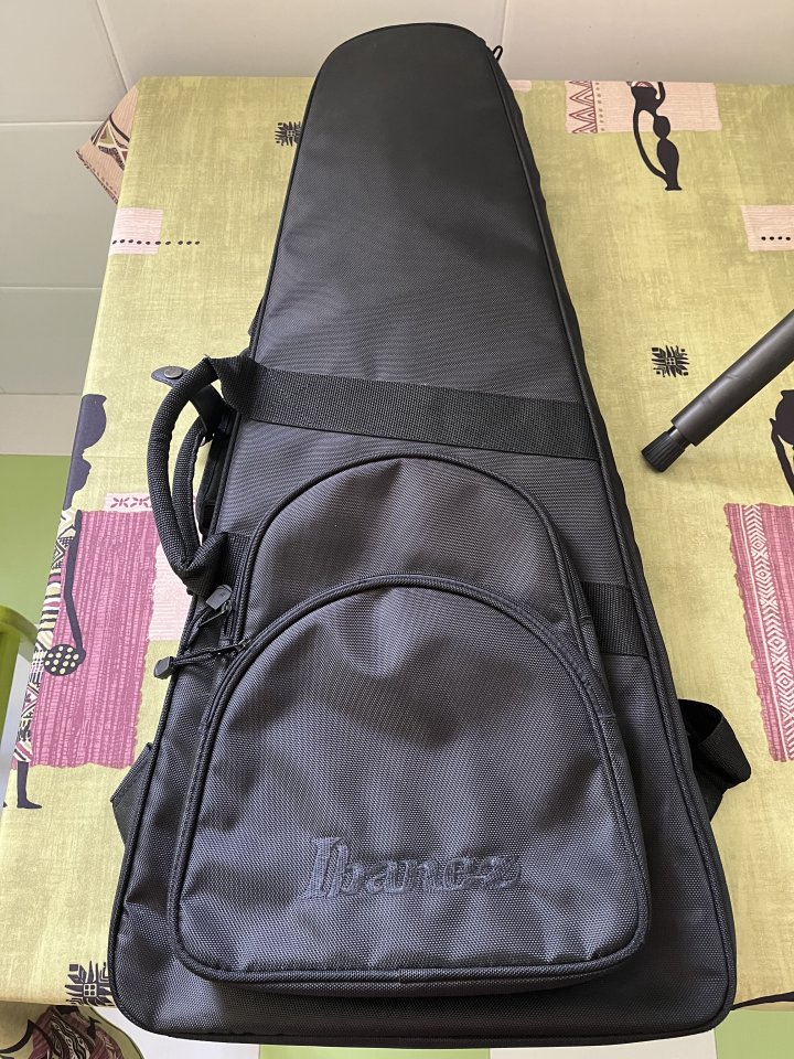 Ibanez Q54-BKF (headless)