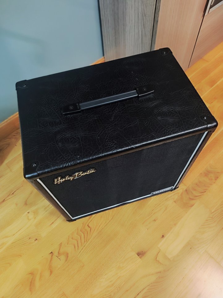 Pantalla Harley Benton G112  Celestion v30