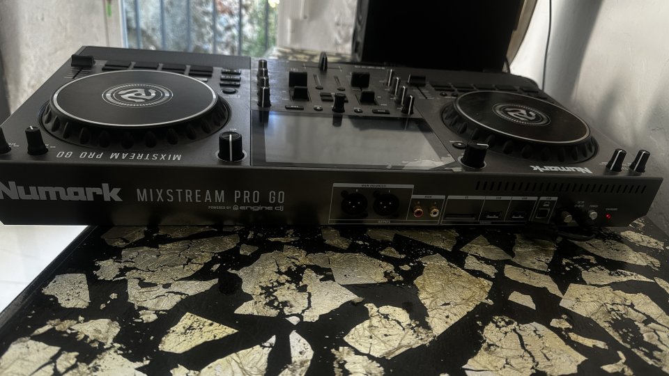 Numark Mixstream Pro Go – perfecto estado, poco uso de segunda mano · Foto 2 de 5 · Granada · 450 €
