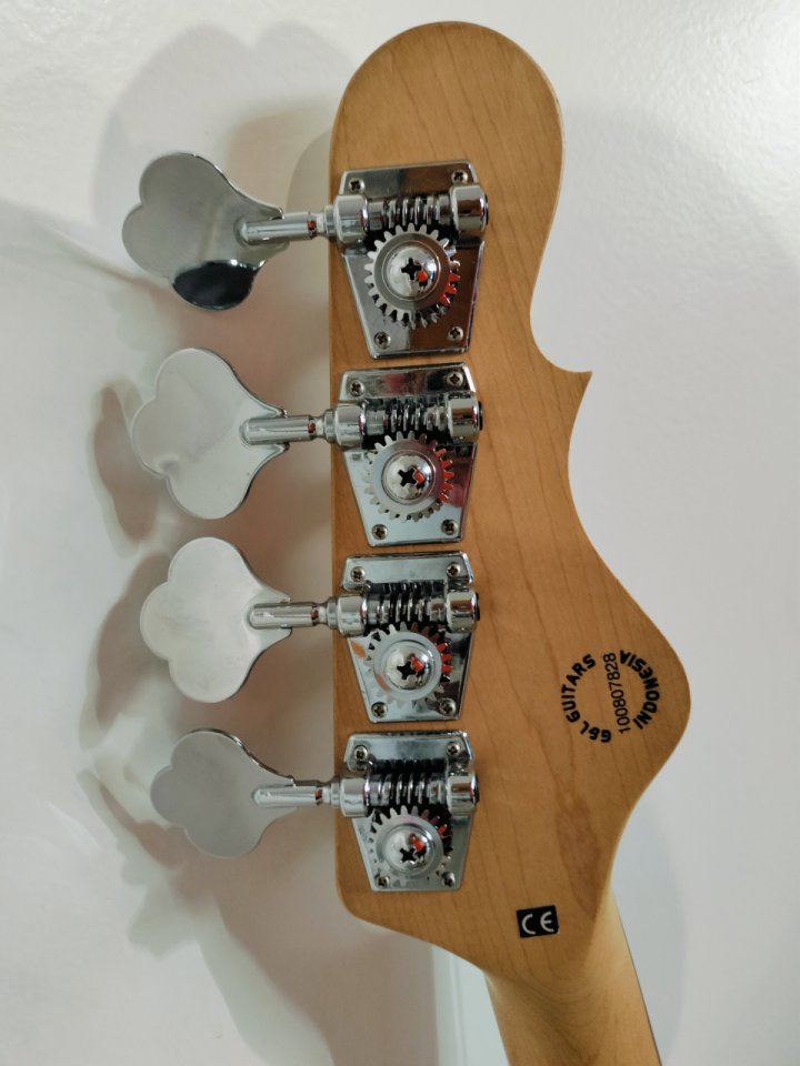 Bajo zurdo G&L