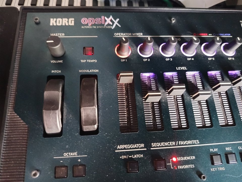 Korg Opsix mk1 de segunda mano · Foto 3 de 4 · Madrid · 340 €
