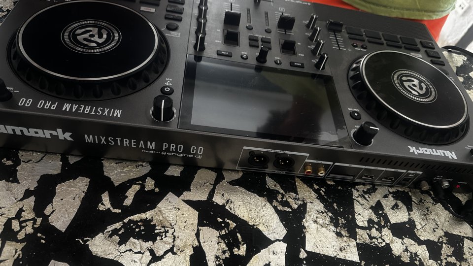 Numark Mixstream Pro Go – perfecto estado, poco uso de segunda mano · Foto 3 de 5 · Granada · 450 €