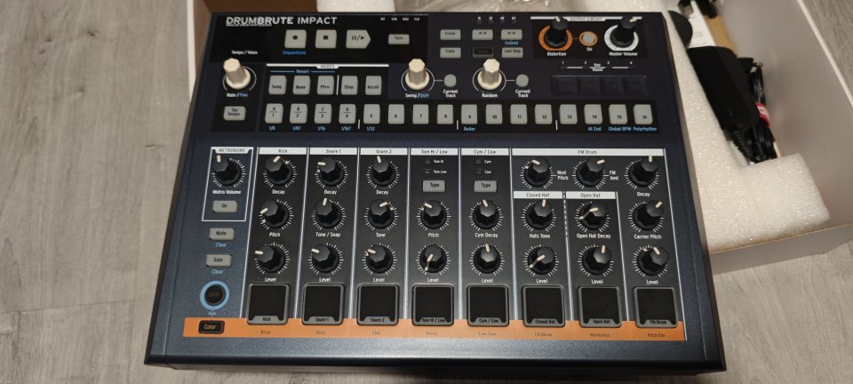 Arturia Drumbrute Impact de segunda mano · Foto 3 de 3 · Barcelona · 170 €