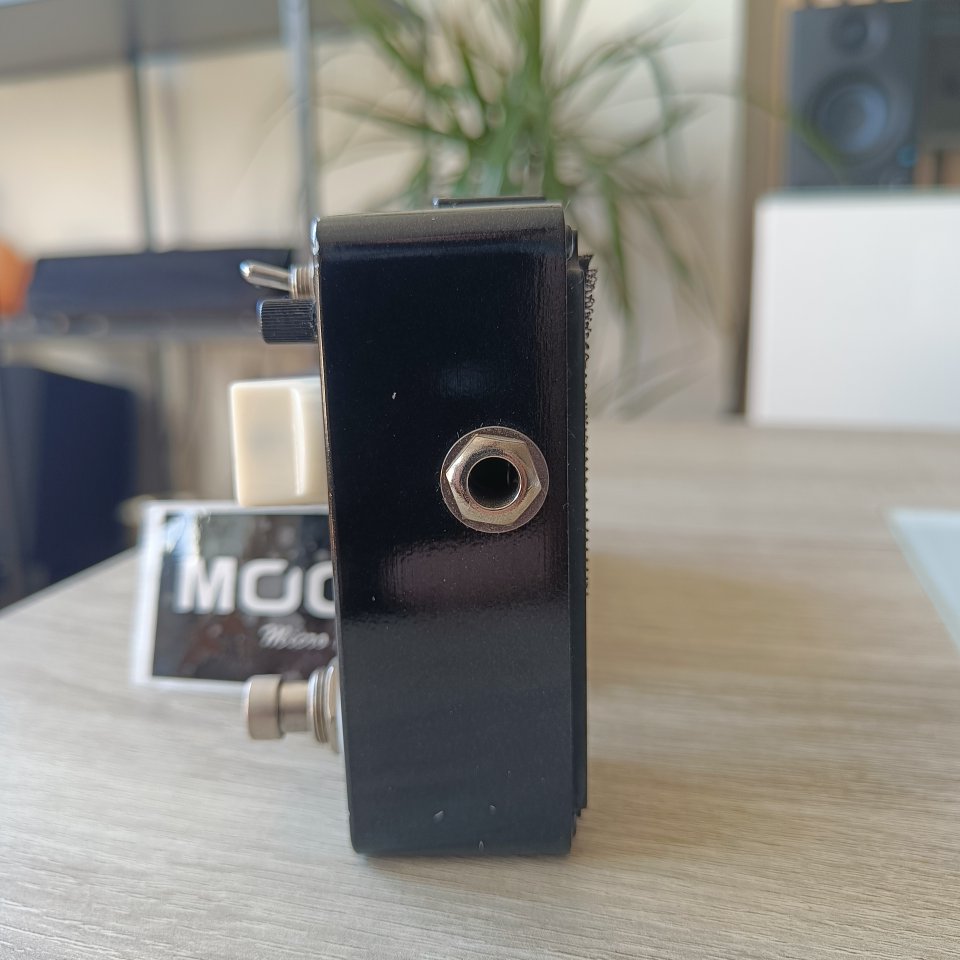 Mooer Black Secret (clon del RAT)