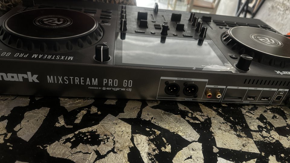 Numark Mixstream Pro Go – perfecto estado, poco uso de segunda mano · Foto 4 de 5 · Granada · 450 €