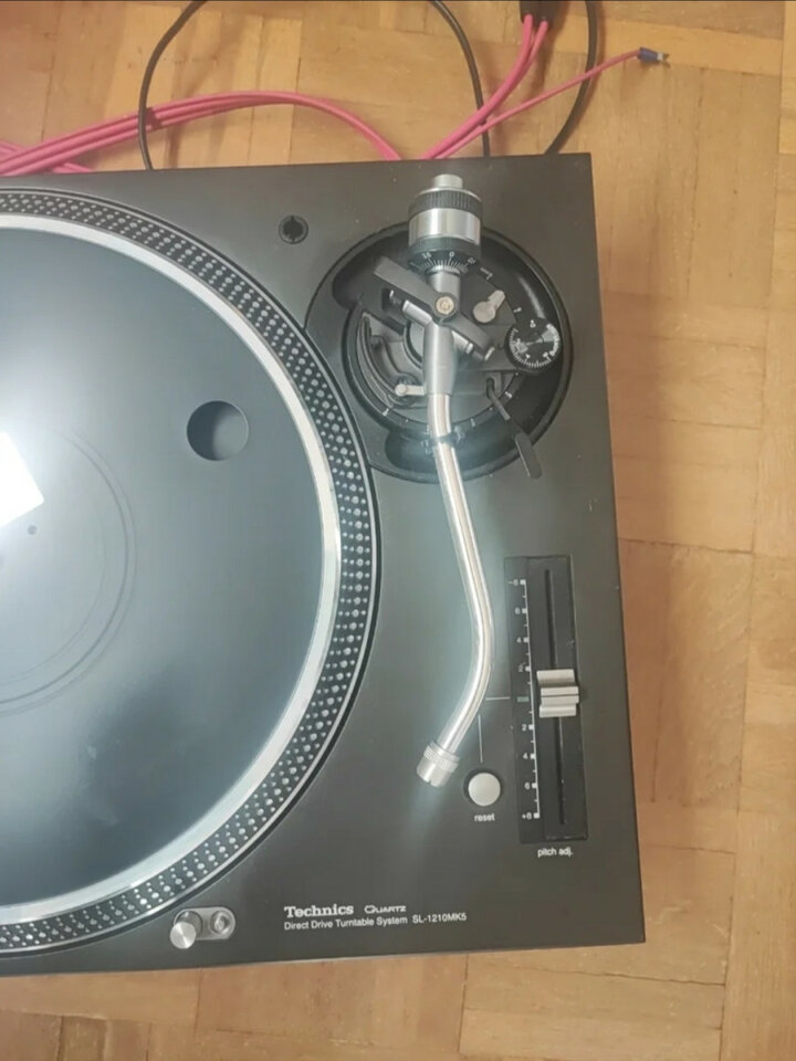 Technics SL-1210MK5