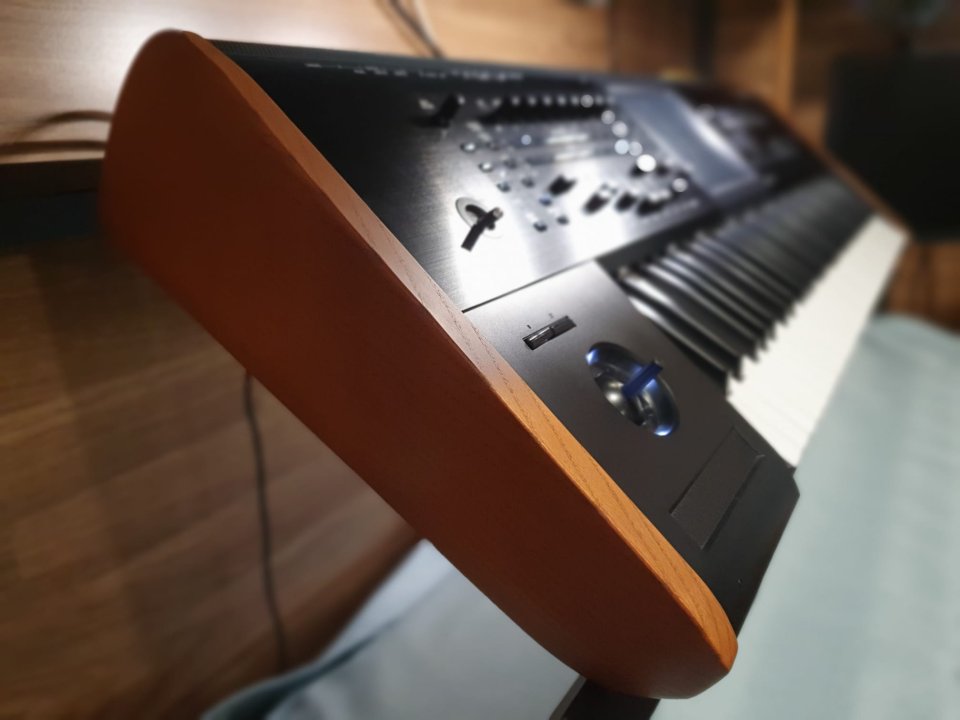 Korg Kronos 2 de segunda mano · Foto 1 de 8 · Cádiz · 2400 €