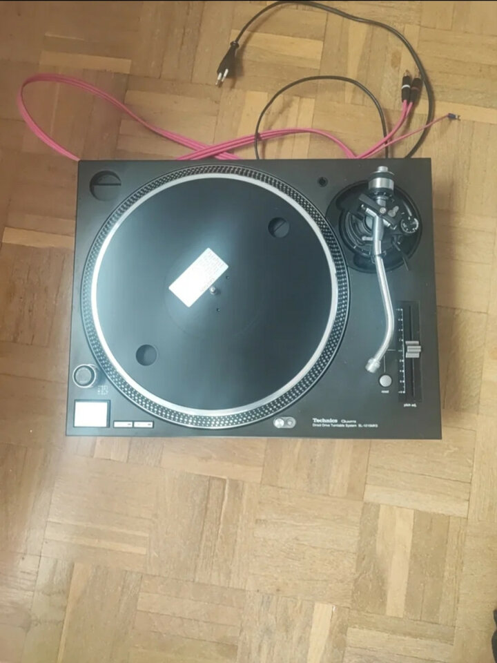 Technics SL-1210MK5