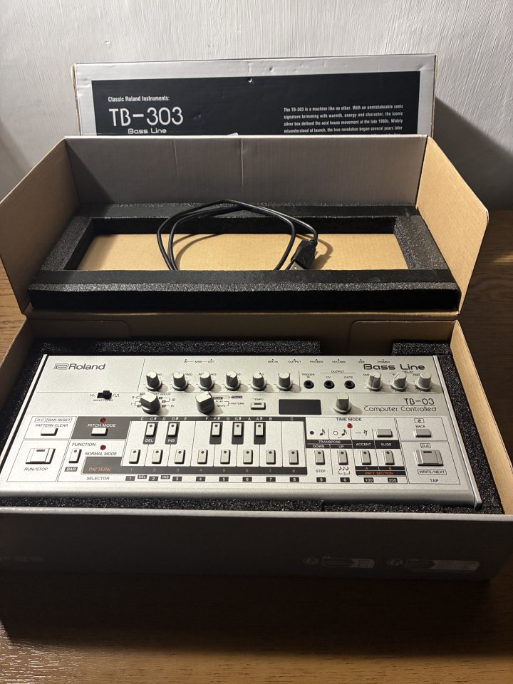 Roland TB-03 Boutique Bass Line de segunda mano · Foto 1 de 3 · SC Tenerife · 215 €