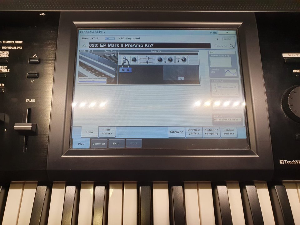 Korg Kronos 2 de segunda mano · Foto 3 de 8 · Cádiz · 2400 €