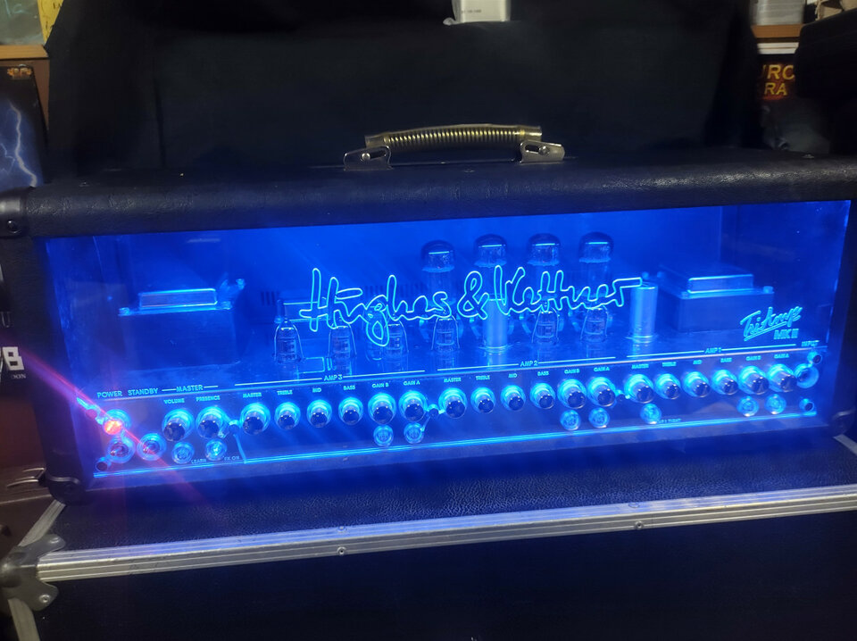 RESERVADO -------HUGHES & KETTNER TRIAMP MK II. Envío incluido.