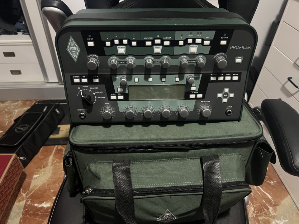Kemper powerhead (amplificado) + remote y fundas de segunda mano · Foto 3 de 6 · Murcia · 1100 €