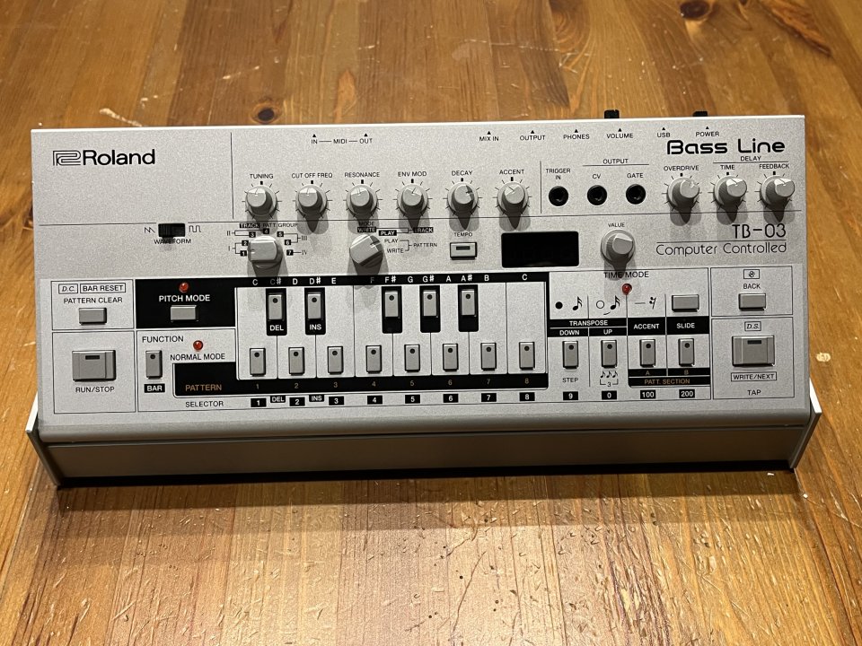 Roland TB 03