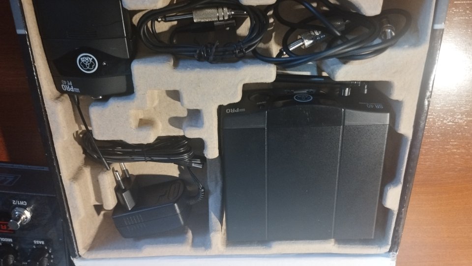 Sistema Inalambrico Guitarra Pilas WMS 40 PRO MINI de segunda mano · Foto 5 de 7 · Badajoz · 75 €